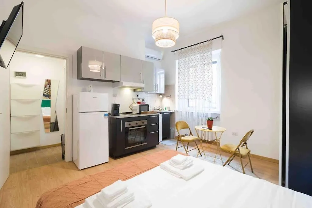 Apartment Splendido Appartamento In Porta Romana Milan